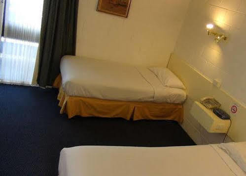Pathfinder Motel Melbourne City Exterior foto
